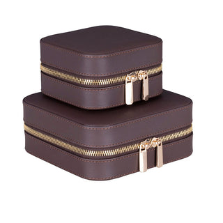 Amanda Mücevher Kutusu, Medium