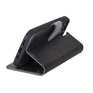 Magic iPhone 12 / 12 Pro Detachable Leather Wallet Case