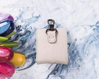 Mai Magnet AirPods 1 and AirPods 2 Leather Case with Hook