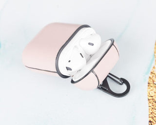 Bouletta AirPods Case Jupp Hooked Leather AirPods 1 and AirPods 2 Case Premium Koruma